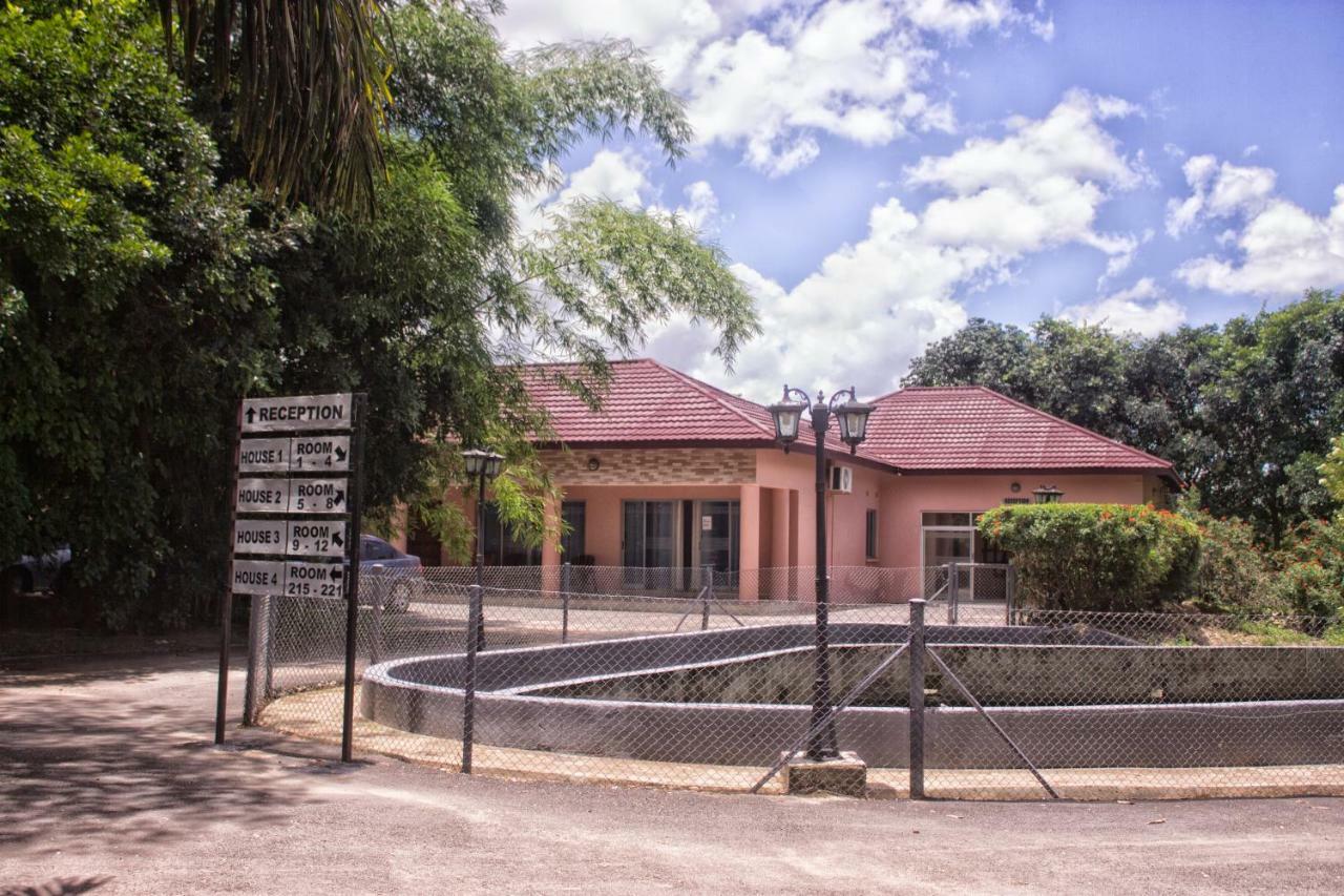 Waterfalls Hotel Lusaka Exterior foto
